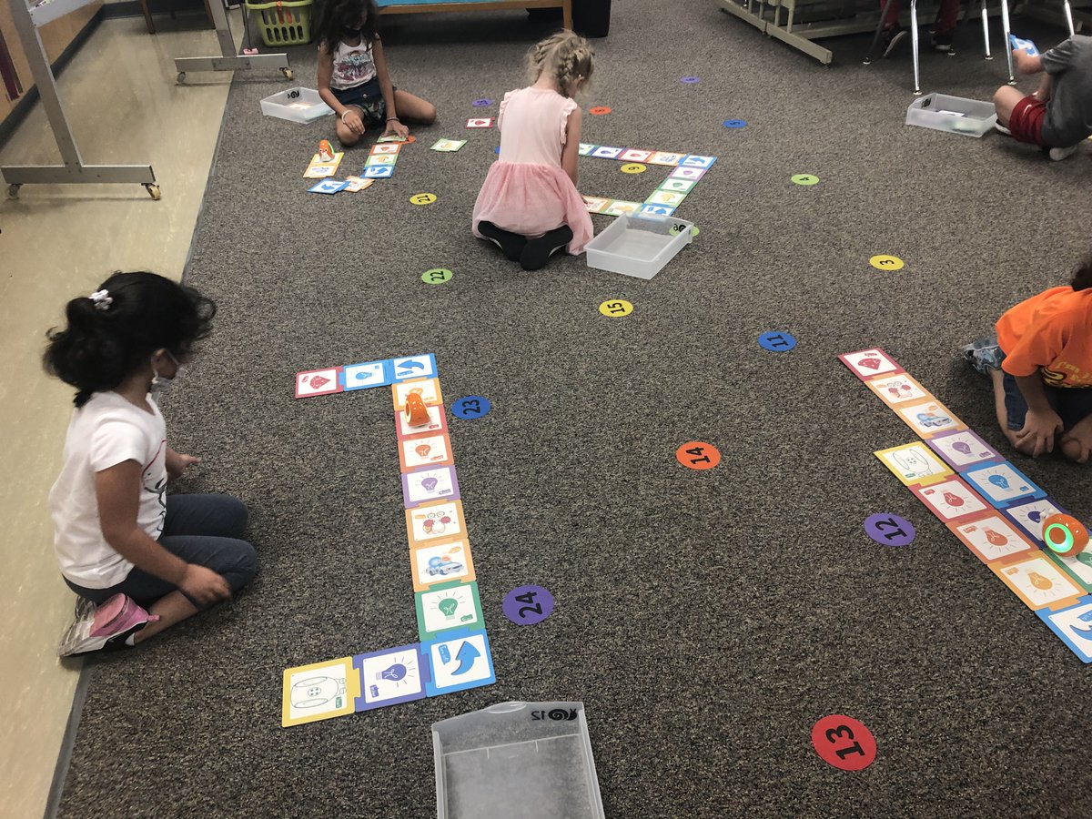 fabprab's tweet image. Look who came to visit Kindergarten Computer Science class! It's Qobo the robot! We loved creating algorithms for Qobo to follow. #LPScompsci #csk8 #kidscancode