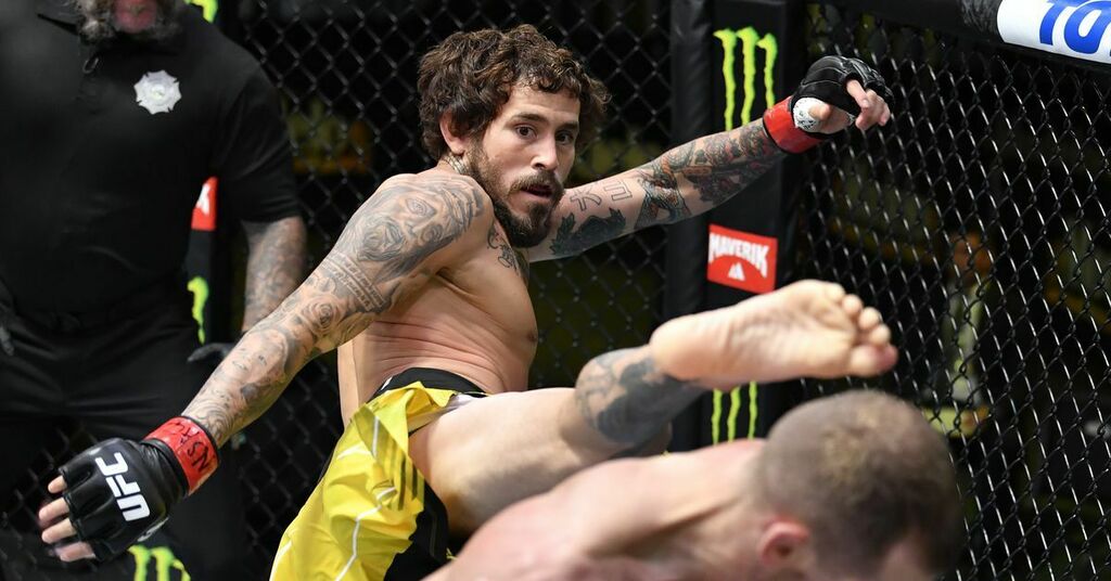 Marlon Vera reveals Dominick Cruz turned down a fight against him, but he was happy with Frankie Edgar instead
#UFCvegas35 #UFC265 #UFC266 #UFCFightnight #MMA #UFC https://t.co/4c6IWbIAwM