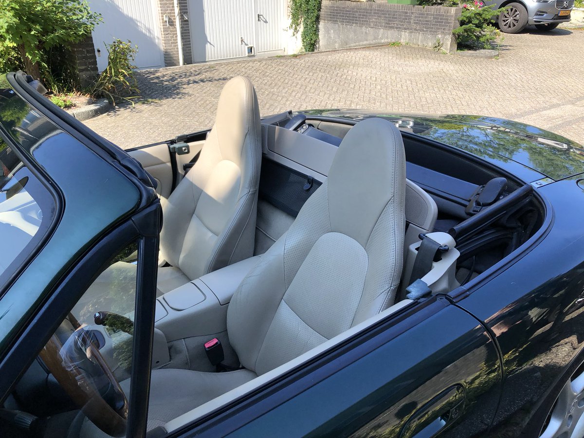 tim_wiegerinck's tweet photo. Finally installing the #windblocker into the car #mazda #mx5 https://t.co/5FHZ1RpB9c