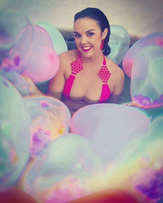 Celebrating my birthday all month long but wanted to share this retro pic with you loves 😊💕💞 #smile #tuesdayvibe<a href="/tag/smile"class="tags"><span>#smile</span></a><a href="/tag/birthdaycelebration"class="tags"><span>#birthdaycelebration</span></a><a href="/tag/tuesdayvibe"class="tags"><span>#tuesdayvibe</span></a><a href="/tag/lin"class="tags"><span>#lin</span></a>