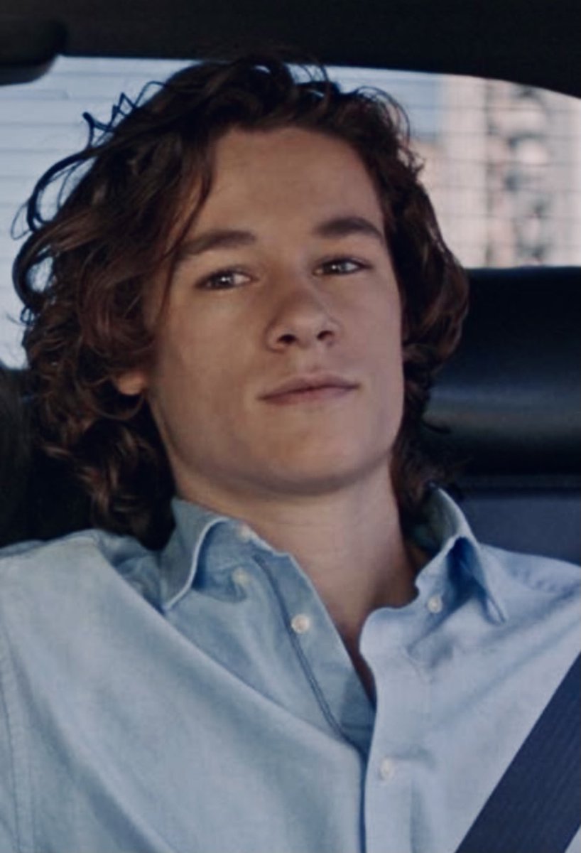Heath Ledger (🖤R.I.P.🖤)  lookalike / doppelgänger :    Kyle Allen 

……..uncanny, no?……..
#heartthrobs