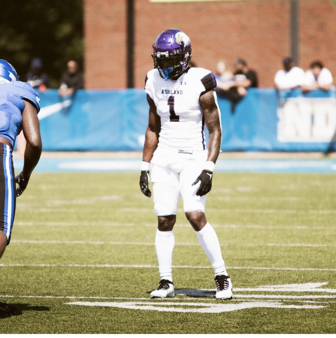 itsjdub13's tweet photo. “My momma look me in my eyes said boy you chosen” https://t.co/YCuvk26rCA