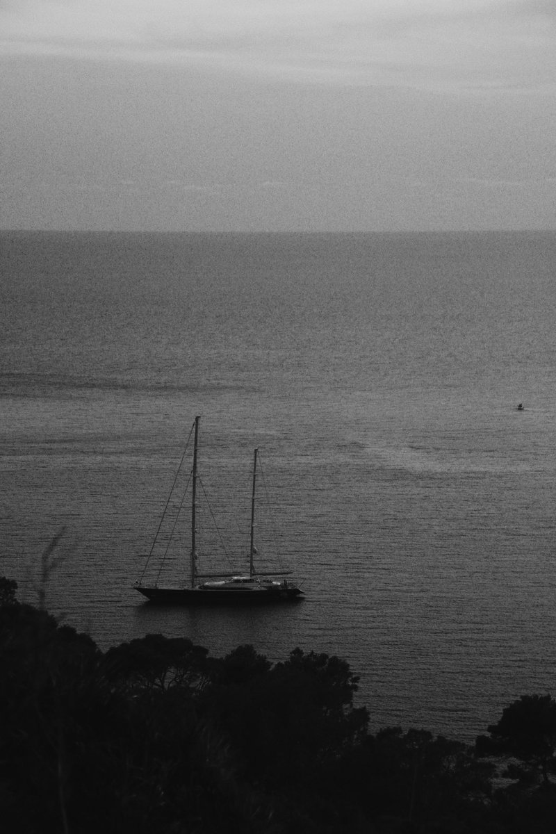marcrubiotous's tweet photo. un horabaixa gris https://t.co/mAJ43Je5Cc