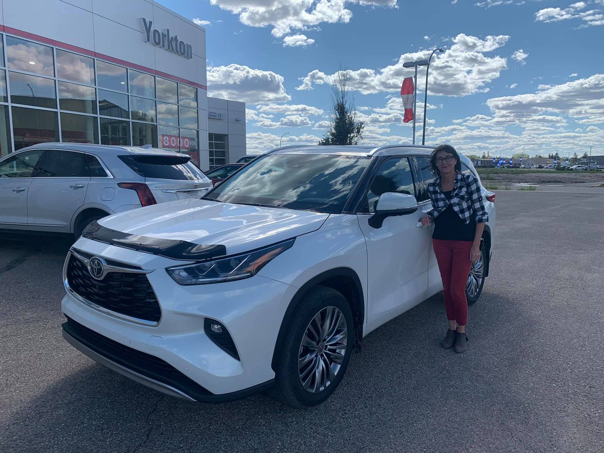 YorktonToyota's tweet photo. Congratulations Christine on the purchase of your new 2021 Toyota Highlander Platinum.
We appreciate your business..!!
Enjoy your new higlander. π₯³π₯³
#happycustomer #yorktontoyota #friendly #reliable #getinngo https://t.co/xbH9Jsm0YL