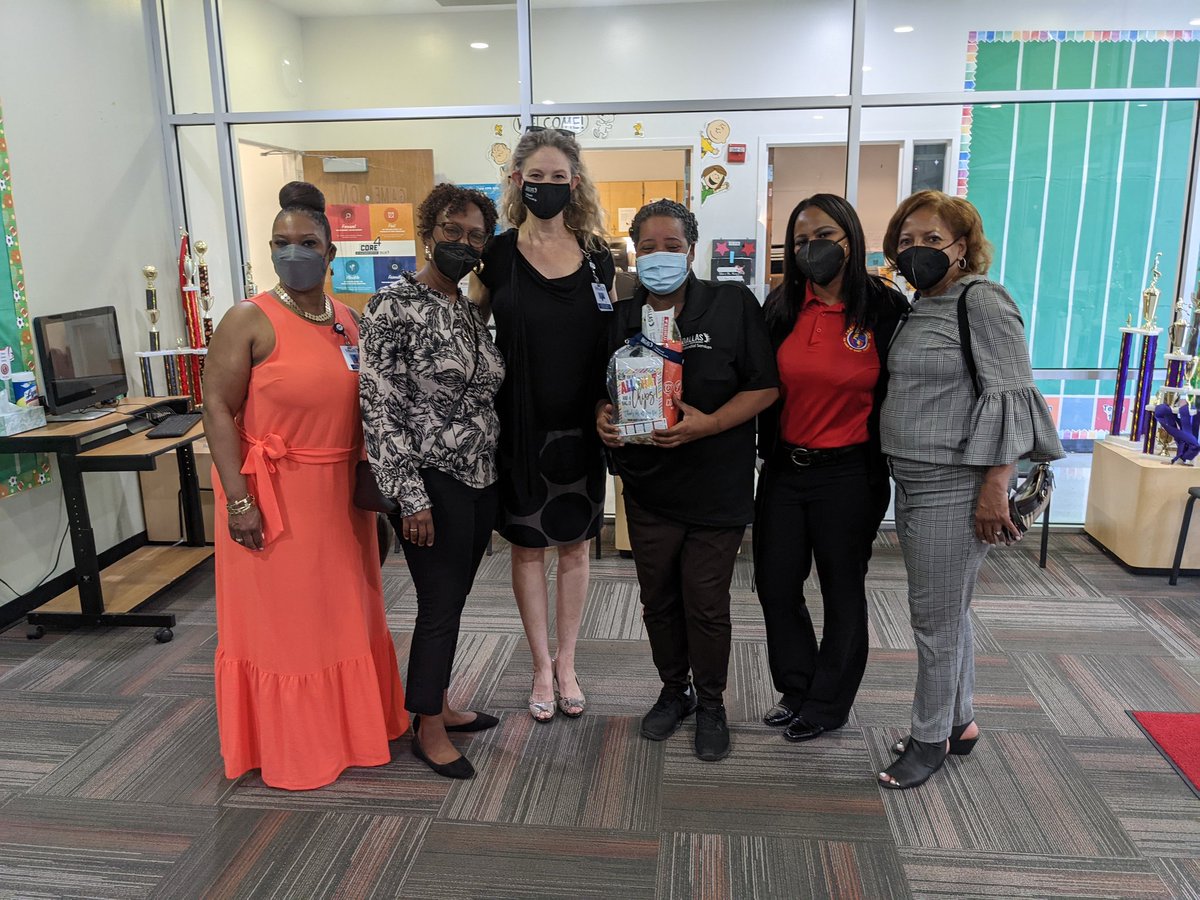 Look who is the celebrity of the day! Tameka Johnson. We appreciate your custodial leadership at Guzick.#Lucky13Leads <a href="/dallasschools/">Dallas ISD</a>
<a href="/DMPetters/">Danielle Petters</a>
@MRamirezDISD
<a href="/DISDFacilities/">Dallas ISD Maintenance & Facility Services</a> 
<a href="/cchristmanAKA/">Cora Christman</a> 
<a href="/BaysonChrista/">Christa Bayson</a> 
<a href="/GuzickES/">Guzick Elementary</a> 
@TrusteeHenry