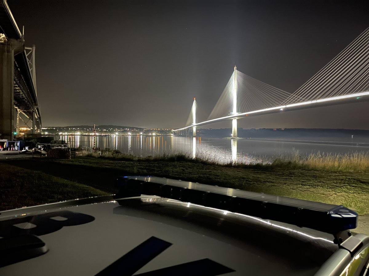 PSOSSWFife's tweet photo. Enough admin done for one day I think ๐ฎโ๐จ. Time for a check around some of the local area, starting with #NorthQueensferry ๐. No issues apart from a couple of deer making off ๐ฆ๐จ๐. #CommunityCop #ViewFromTheOffice #Scotland https://t.co/A2ybtZcuYA