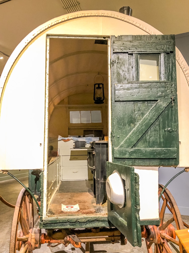 OhanaExpedition's tweet photo. The original #fulltimers! 

Guess I'm a little spoiled...not sure I could have done this lifestyle back in the day! 🤪

#buffalobillcenterofthewest
#fulltimervfamily
#nomadlife
#rvlifestyle
#homeiswhereyouparkit
#ohanaexpedition https://t.co/IQmKvpDfgz