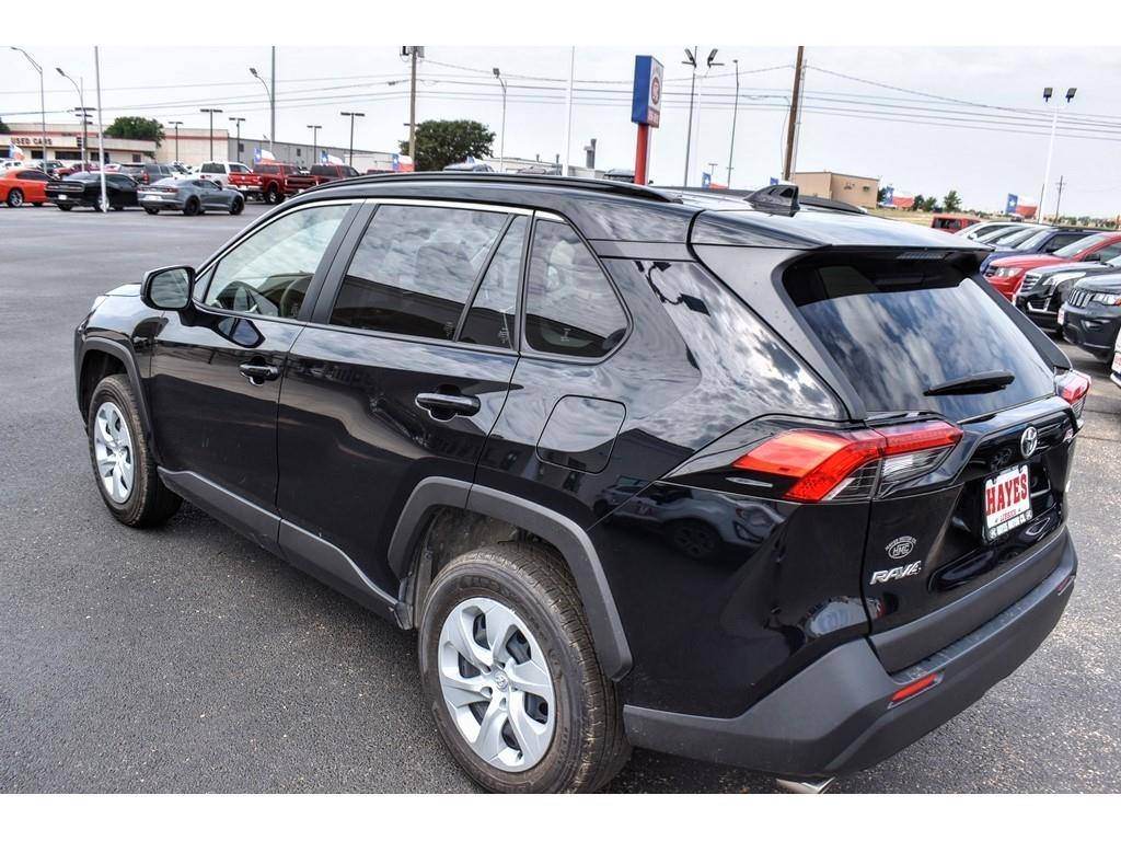 HayesMotorUsed's tweet photo. Our 2019 #Toyota RAV4 LE is the perfect #SUV to make all the memories in🤩! Get dependability and fun with all your friends as you travel road trips, run errands, and enjoy the spacious, smooth ride our RAV4 offers‼️ Schedule your test drive! 
Website➡️: https://t.co/7f0EeLA7VU https://t.co/HueZeUmJ2f