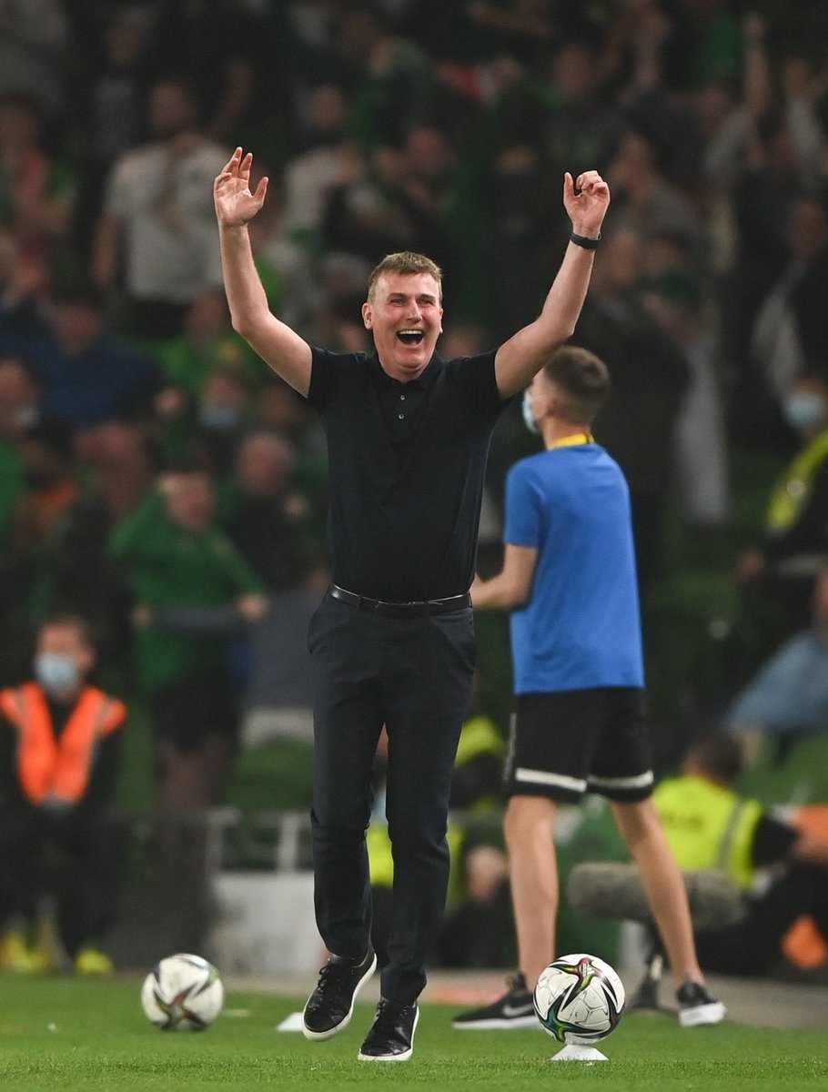 IrelandFootball's tweet photo. PASSION 👏

What a night at the @AVIVAStadium 😍

#COYBIG | #WeAreOne | #IRLSRB https://t.co/Kn1kcXP2Te