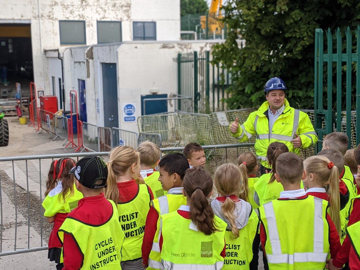 Fantastic to show a great bunch of children from each year group of Althorpe &amp; Keadby Primary School around our Pumping Station renewal as part of their local history week. Great kids and some brilliant questions!!! <a href="/EnvAgencyMids/">Environment Agency Midlands</a> <a href="/gallifordtry/">Galliford Try</a> <a href="/AlthorpeKeadby/">Althorpe and Keadby Primary School</a> #Keadby #STEM