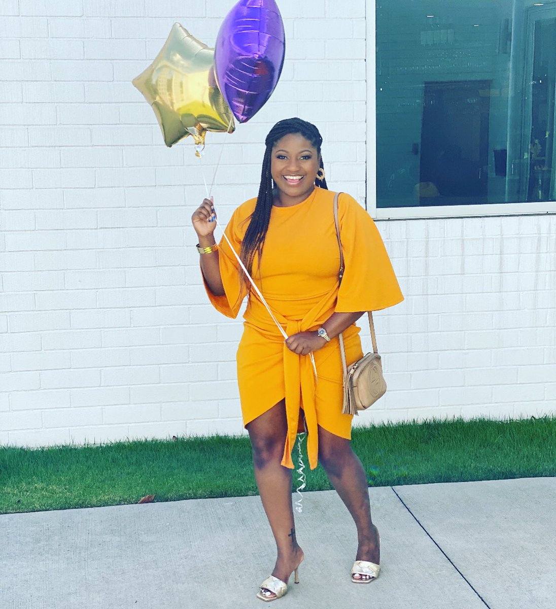 teabeejay's tweet photo. So happy to officially be a Tiger! #LSUMBA #GeaxTigers 💜💛 https://t.co/yLxNH3x3d2
