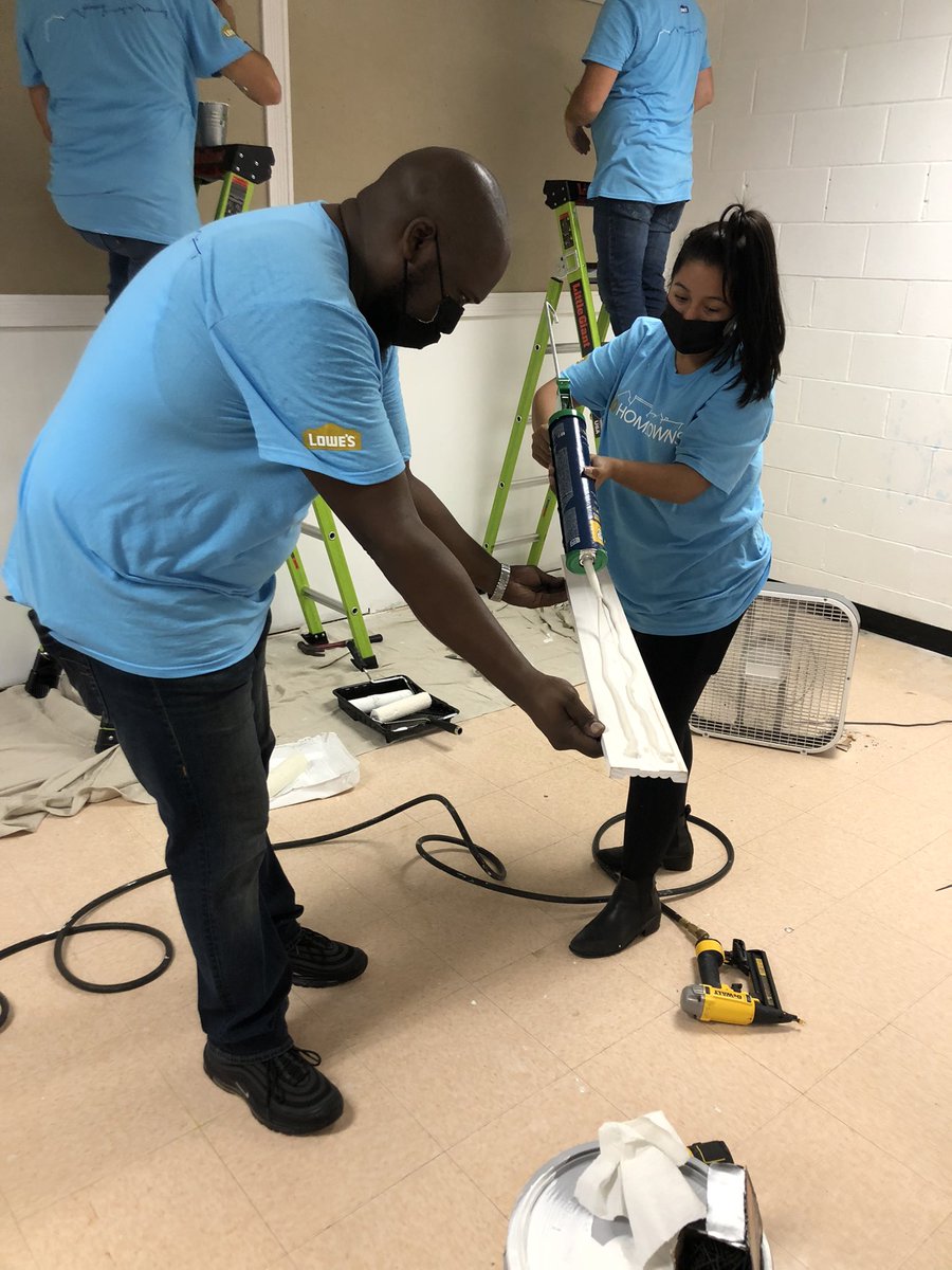 ShehanCenter's tweet photo. HUGE thank you to Lowe’s volunteers and Lowe’s #100hometowns for upgrading our arts &amp; crafts room! You are making an impact that will benefit hundreds of children for many years to come! https://t.co/F0Iy0ziasu
