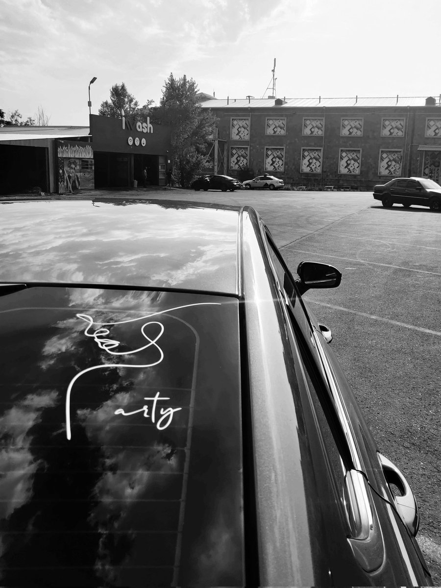 arty.