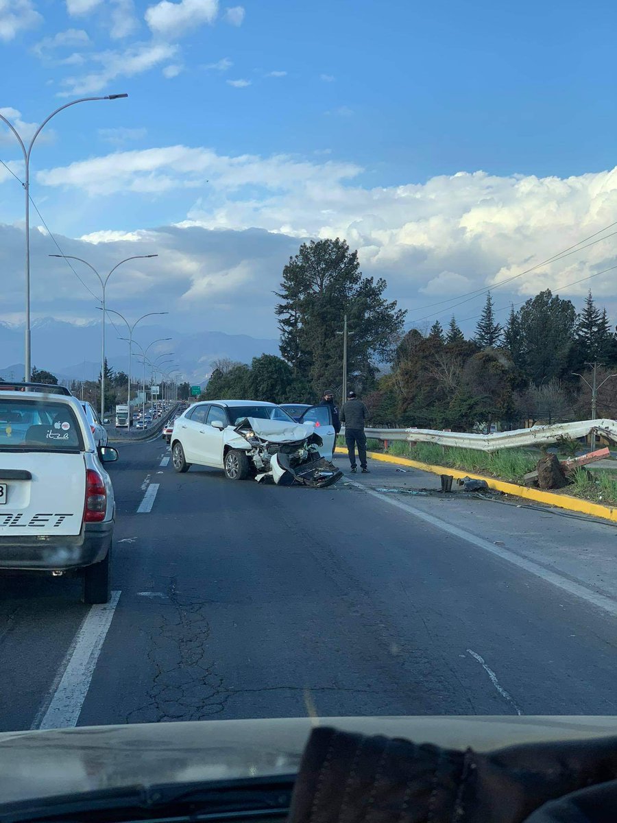 ESR_Informa's tweet photo. Ahora
Bomberos #Rancagua trabajan en derrame de hidrocarburos producto de colisión de vehículo, Ruta travesía pista oriente paso superior carretera el cobre. https://t.co/w5CeJQC4zx