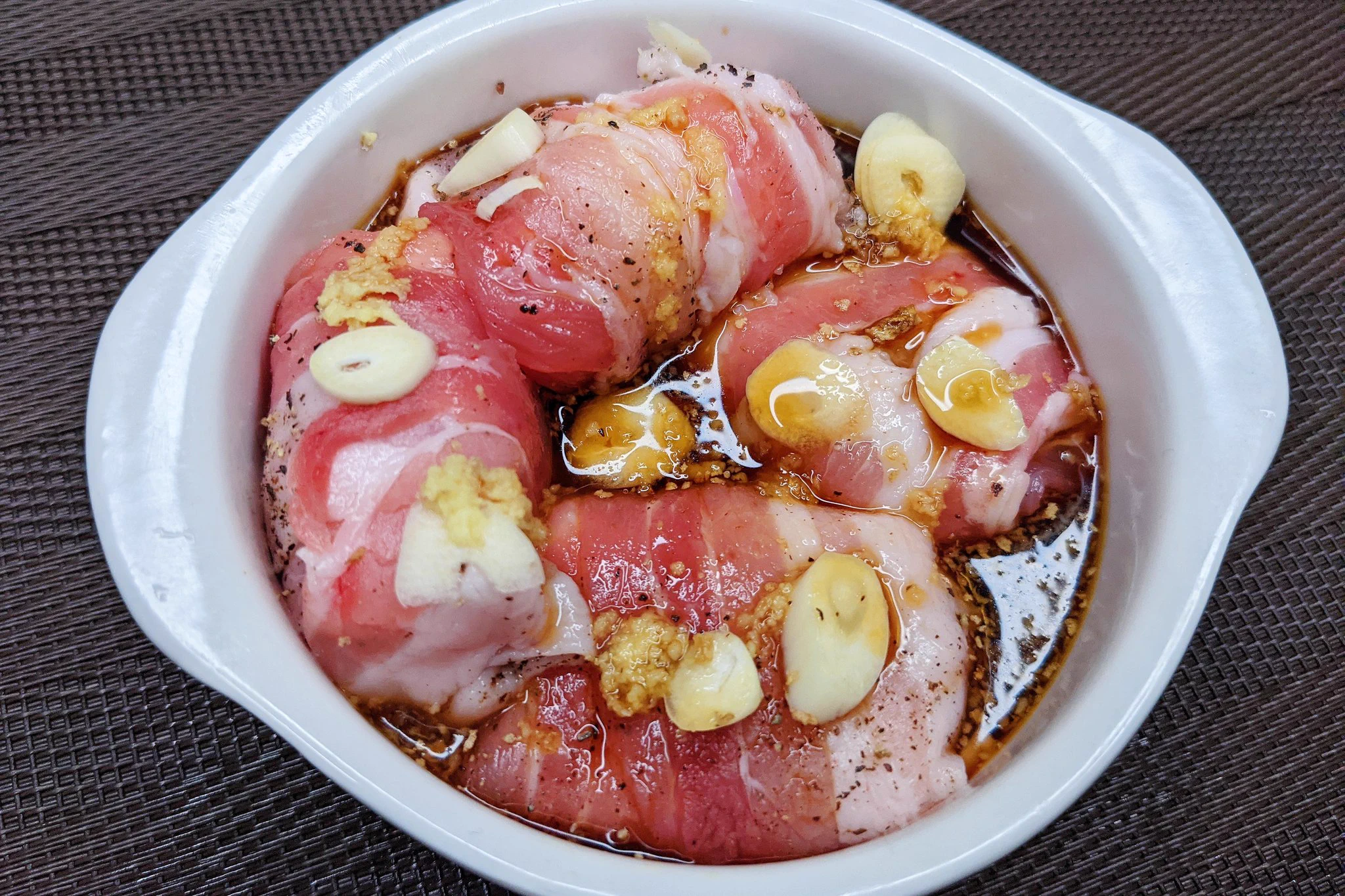 電子レンジで作れちゃうから火を使う必要なし！豚バラ肉×チーズのとっても美味しそうなレシピ！
