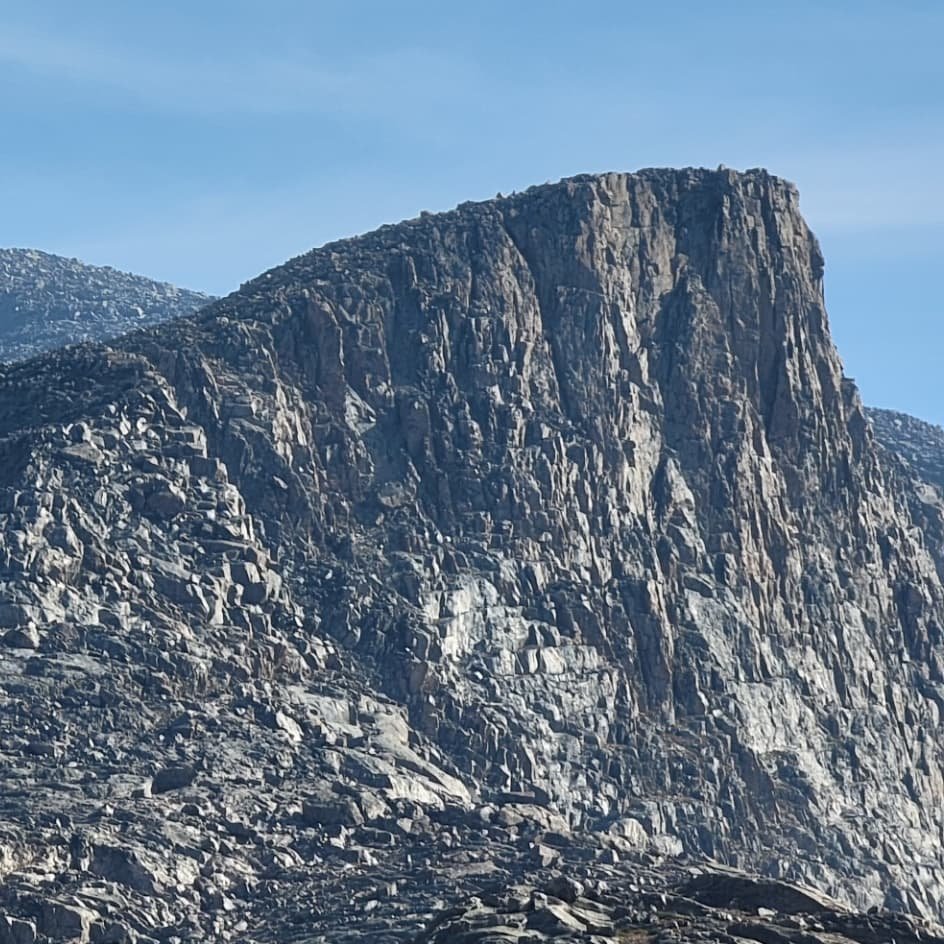 AwfulK's tweet photo. Would you sit in the cliff throne? https://t.co/I10kcyAcW6