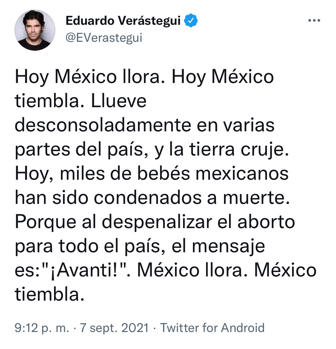 LaMZapata's tweet photo. Me cae que, éste, estaba mejor haciendo telenovelas… 🙄😜

De los daños, el menor! 🤦🏽‍♀️ https://t.co/7xmUE6eTDS