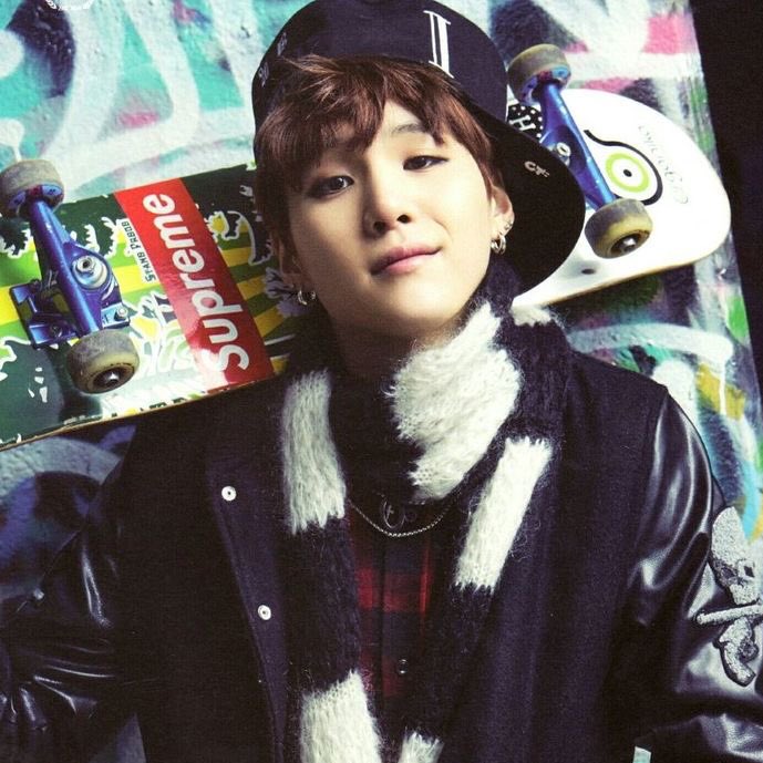 YGEB0Y's tweet photo. yoongi in skool luv affair https://t.co/3rJFjFOOlw