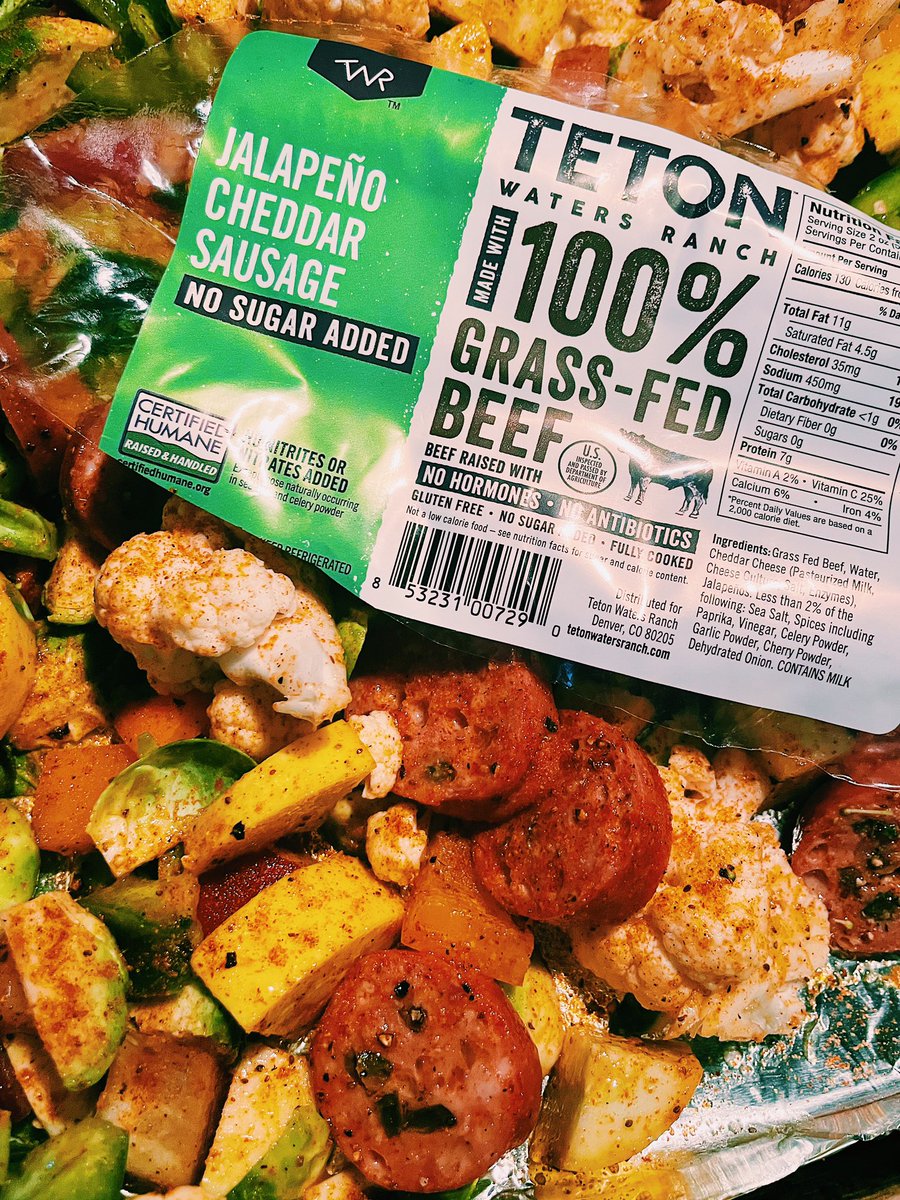 alexblainecass's tweet photo. #20minutemeal inspo: line a sheet pan w/ foil, roast your favorite veggies + @twrgrassfedbeef (go for the jalapeño cheddar sausage) + @OLDBAYSeasoning. It’s yummy, healthy &amp; better for the environment… w/ no cleanup. Loving this beef company, thanks to @ChefHosea (via @MashedHQ) https://t.co/81ghpOVQz0