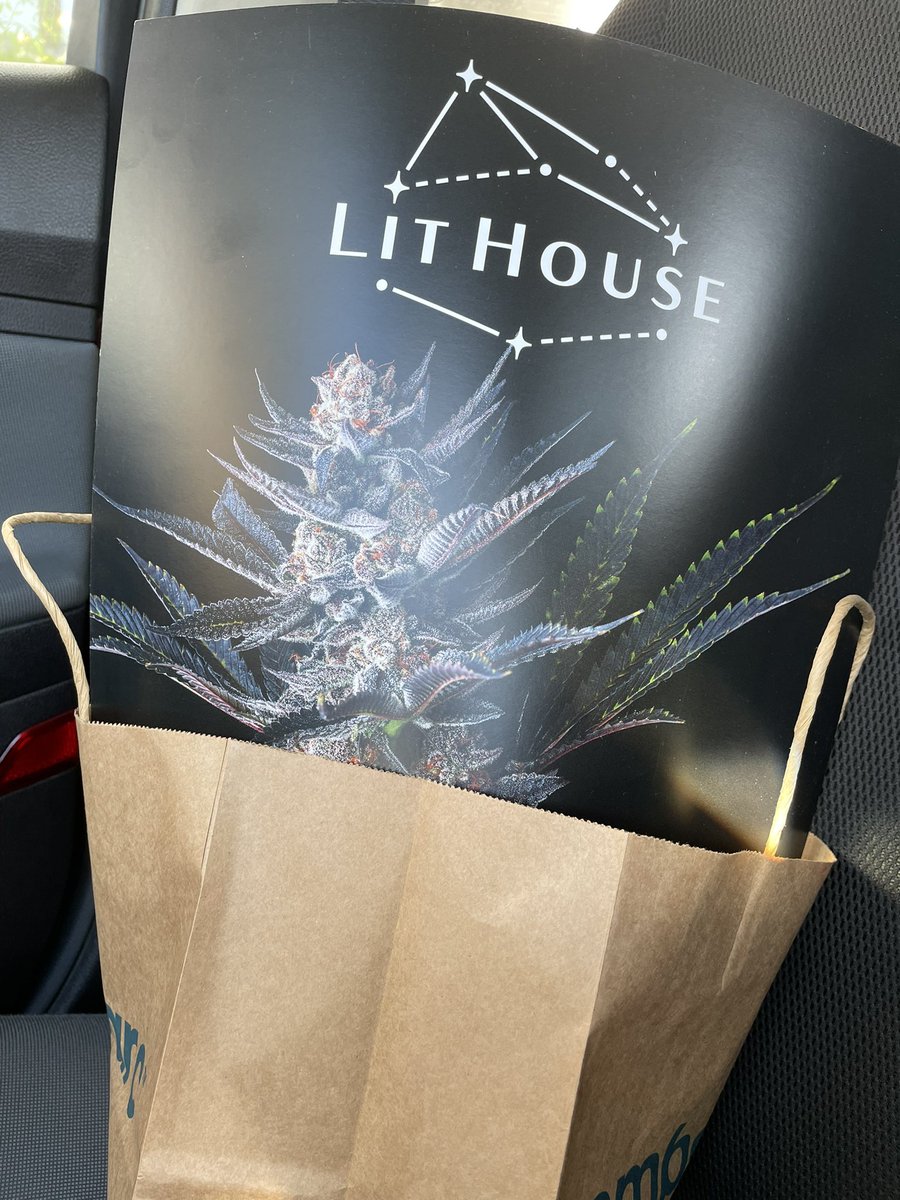 baaaaaanoo's tweet image. Fort time buyer got me posters #embarc