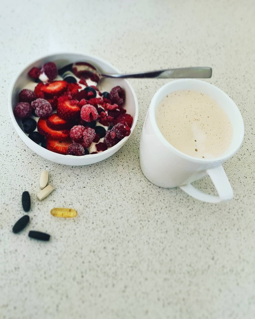 LisaNoExcuses's tweet photo. #breakfast most mornings - #organicvanillabean #yoghurt fresh #strawberries and #blueberries and #frozen #raspberries (sometimes frozen blueberries too if fresh too expensive).

My daily #vitamins - #garlic #horseradish &amp; #vitaminc / #fishoil / #spirulina and #calciummagnesi… https://t.co/xMcf3xTi7m