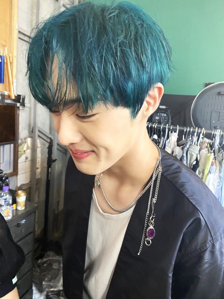 YHSHFEED's tweet photo. happy birthday to the purest, kindest, cutest soul, yoon hyunsuk <3 thank you so much for always working hard and please stay happy and healthy always! ily <33 

#빛나잖아_눈부신_서기의_21살
#Dazzling21stWithHyunsuk https://t.co/ZgZpKUhTCV