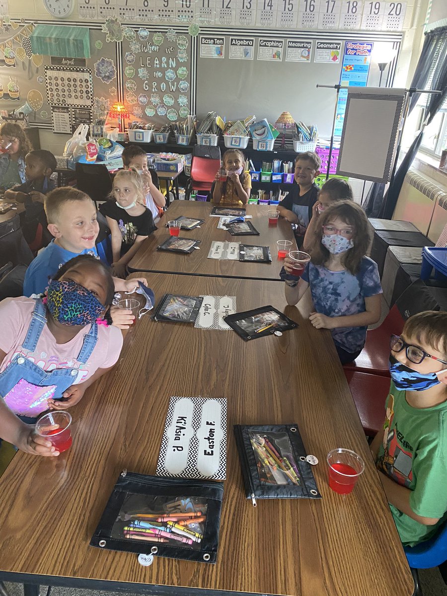 TeachyThomas's tweet photo. First grade enjoying a little jitter juice to calm our nerves❤️ @swartz_creek  @SyringDragons https://t.co/OGyzmcvI5U