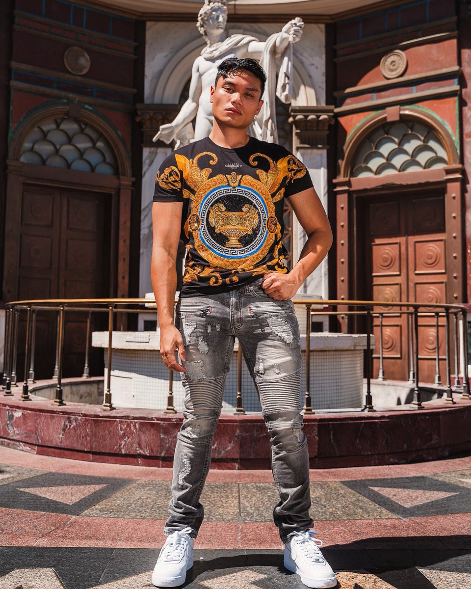 OneMonarchy's tweet photo. Quality never goes out of style… Only at One Monarchy
#onemonarchy #gems #gold #goblet #romanpattern #tiger #georgev #drip #mensfashion #mensstyle https://t.co/C4GrbOqSOJ