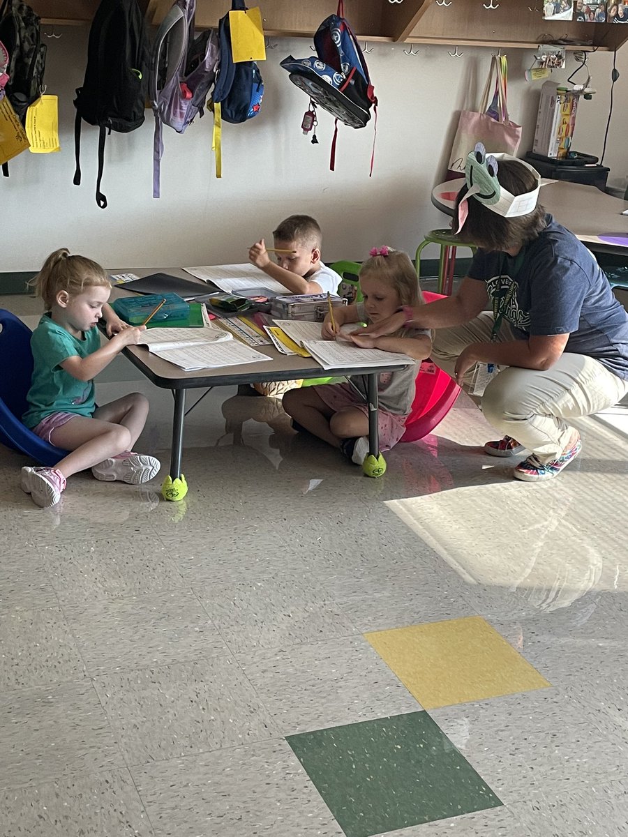 EarlyLearningDr's tweet photo. Hoette Buddies working on the letter βFβ #WeAreDuello #letterfactory #ABCbootcamp #kindergarten #students #kids #staff #principal #principalsofinstagram https://t.co/vvQftkr76C