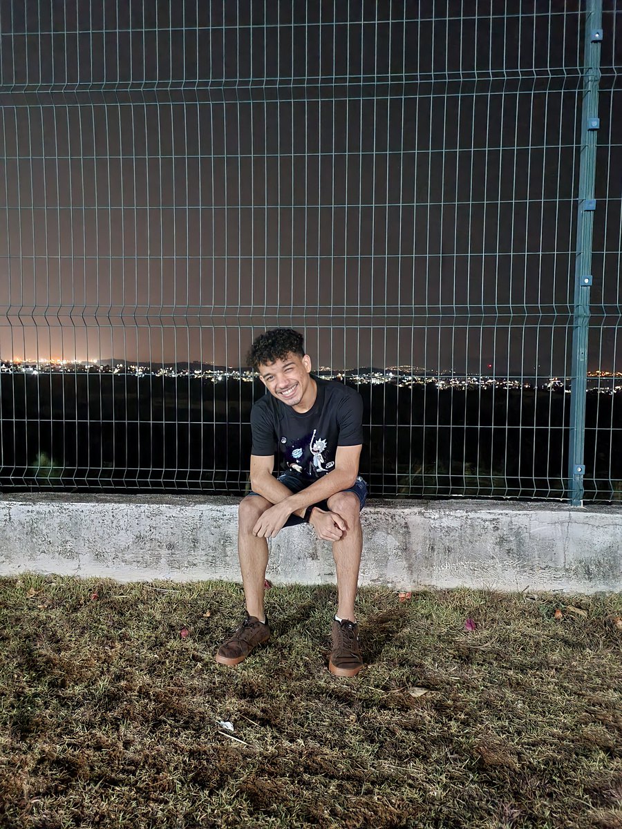 joaogomeseu's tweet photo. Rapaz, e esse modo noturno do S21 Plus? Parece que tinha um refletor enorme na minha frente, mas não tinha 🔥
.
.
#GalaxyS21Plus #Samsung #ModoNoturno @SamsungBrasil https://t.co/LgOSxFhBZz