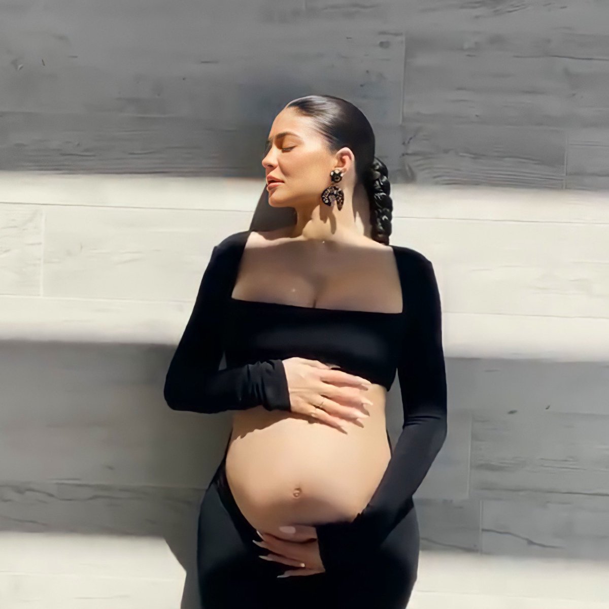 NarbehKardash's tweet photo. KYLIE 😭 https://t.co/eXXRKSwucb