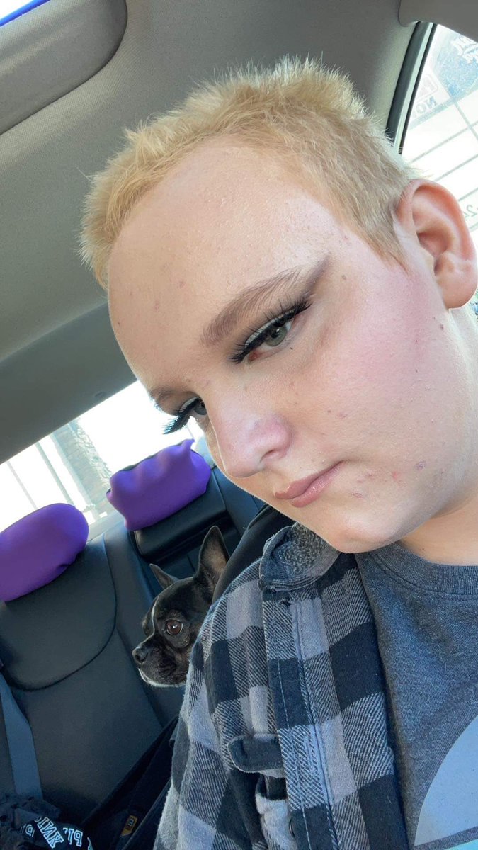 blairdalemua's tweet photo. Today was amazing I wore #starranch today to school @JeffreeStar https://t.co/STfTOSAKwr