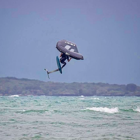 ppcfoiling's tweet photo. Taking to the sky 😎

@nzfoilcentre #ppcfoiling #wingfoil #wingfoiling #loyaltothefoil #foiling #foilsurfing #hydrofoil #wingfoilnz #foilsurf #hydrofoiling #foiltheworld https://t.co/qqeiRIQFJI