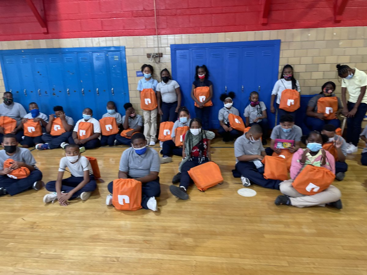 BagleyJTElem's tweet photo. We want to thank and appreciate Pastor Welton Smith for dropping by and blessing our school with back packs. What a pleasant surprise!! #bagleyisblessed #BacktoSchoolBlessings #backpackready https://t.co/fV5s2K8BrZ