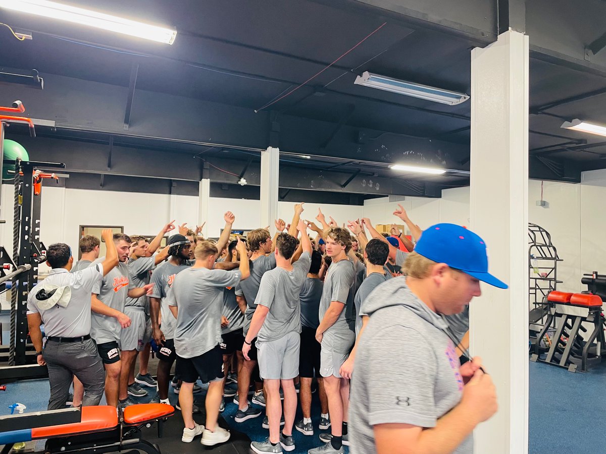 HCU Baseball tweet media