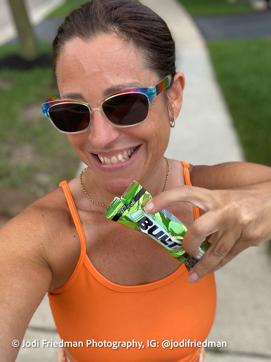 BuiltPromos's tweet photo. When I think of summer, I think of campfires &amp; s’mores. Built banana puffs are the perfect reminder. 

Code: STRONGER saves you $. 

Built Bars are a great summer treat whether paddling, hiking, running or relaxing. 

@bar_built #builtbar #builtsummersendoff #stronger #builtpromo https://t.co/UQobRoPpn2