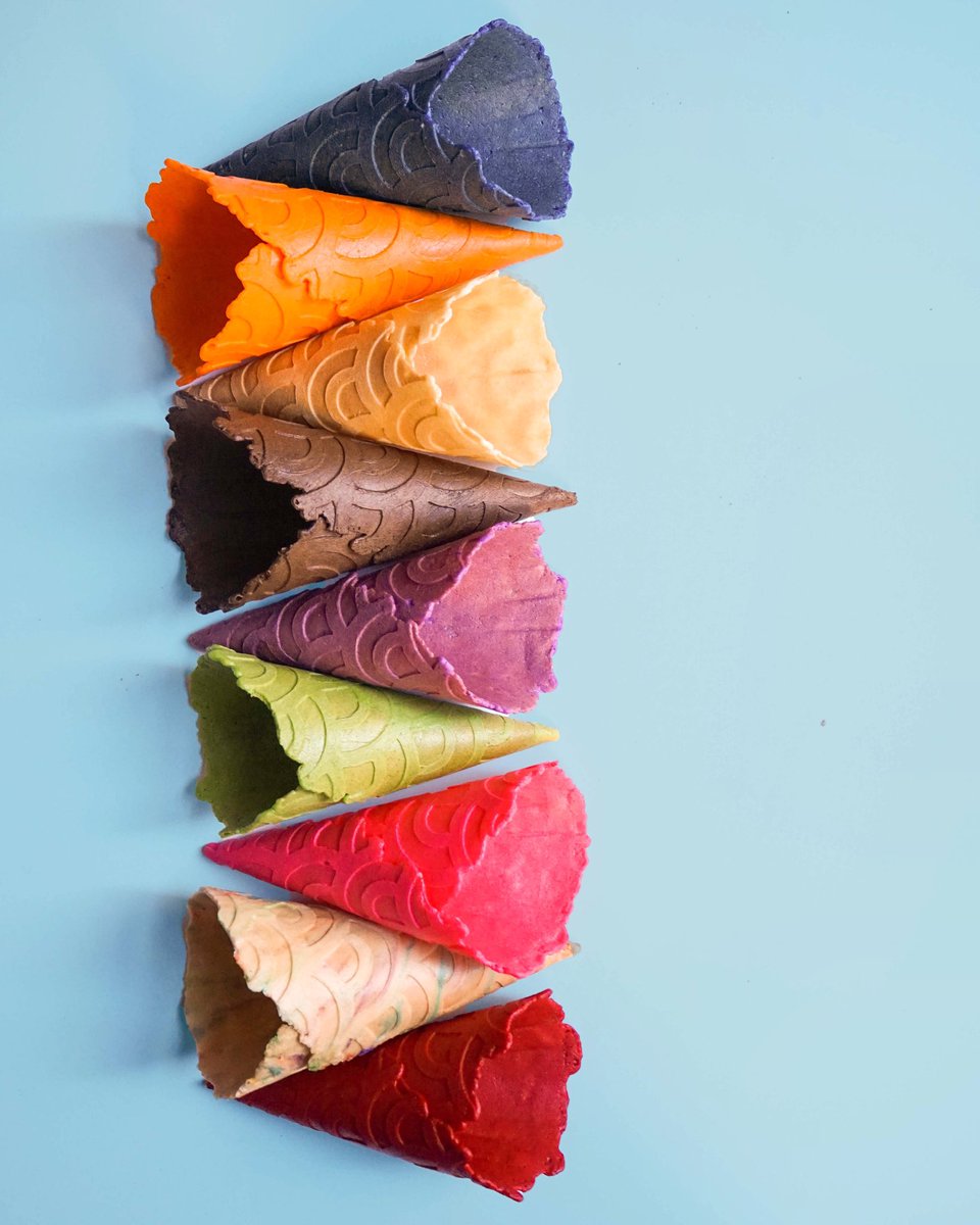 These are a few of our favorite things 😍 Can you name all the cone flavors from top to bottom? #thekonery