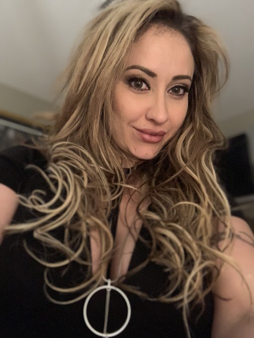 I know you like watching me, baby. 👀 I know how hard it gets you 🍆  And I know you'd love to go see more<a href="/tag/mvsales"class="tags"><span>#mvsales</span></a>
