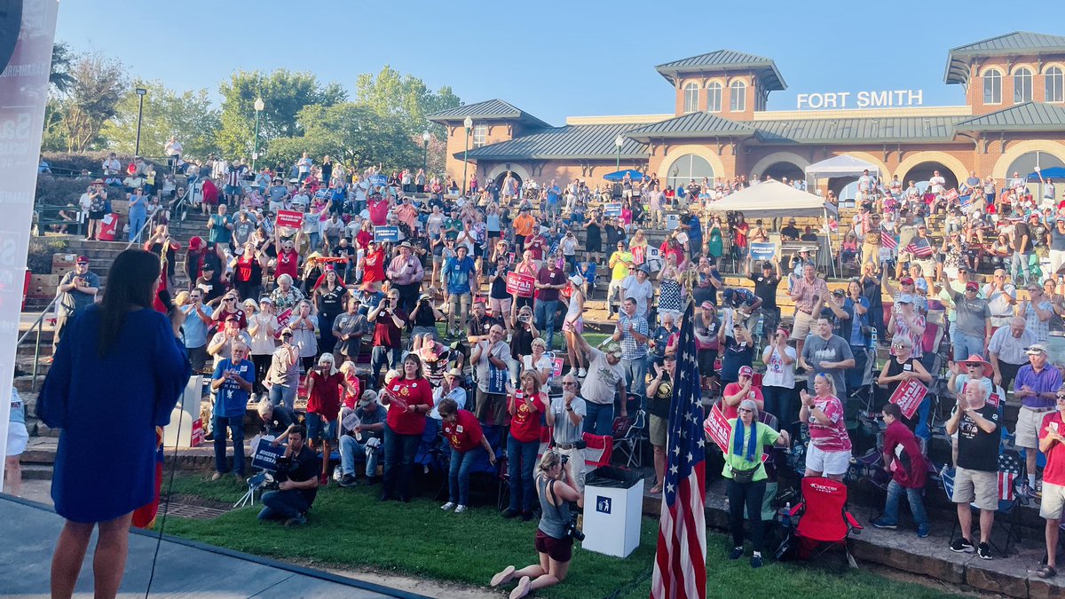 SarahHuckabee's tweet photo. I’m ready. Let’s go win this.
Thank you Fort Smith!
#ARFreedomTour #ARpx https://t.co/6XypaVpVoY
