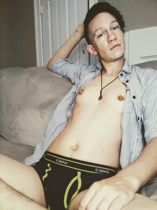 Today I'm pretending that I'm Waylon Jennings in a tour van with velvet curtains https://t.co/xeivXx<a href="/tag/manyvids"class="tags"><span>#manyvids</span></a>