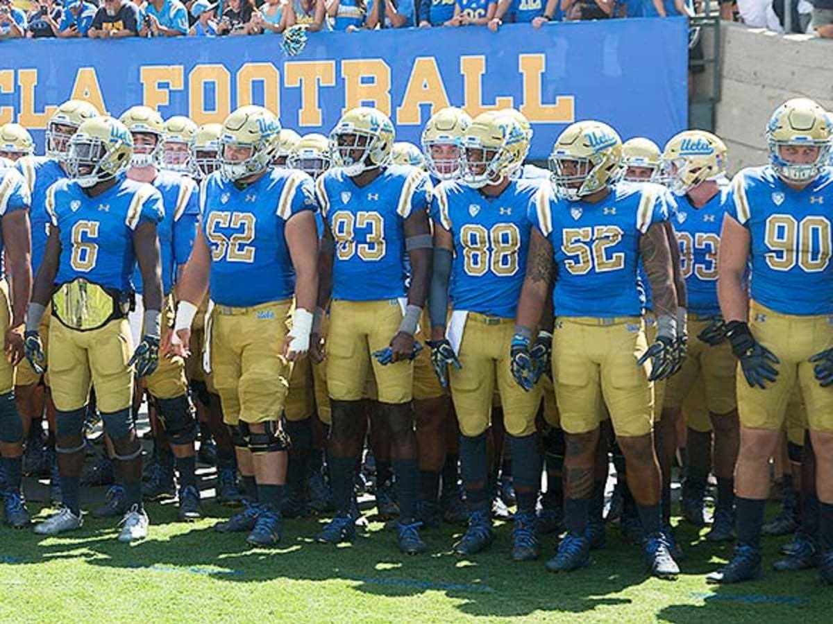 uclasporting's tweet image. UCLA ranks #16 in the AP poll 🤝