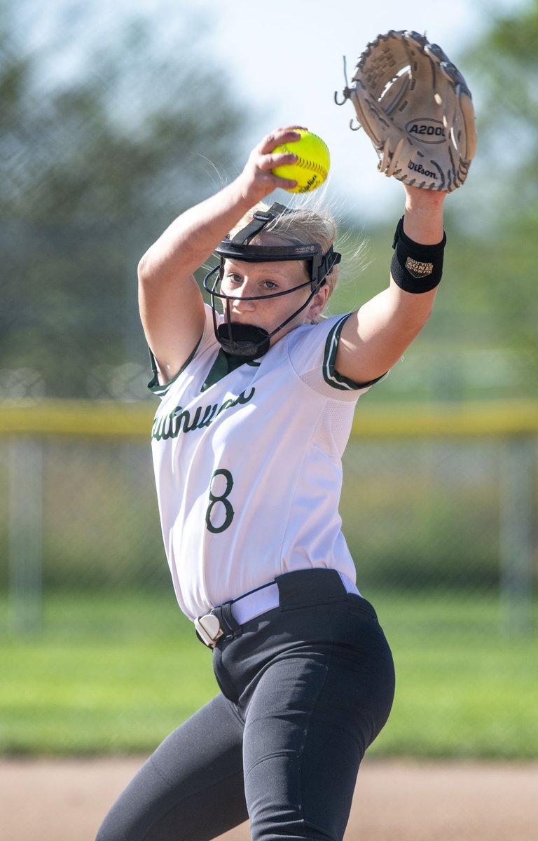 PrepExtra's tweet photo. 📷📷📷

Tuesday night city softball action at Doris Bair Complex, where Lincoln Southwest defeated Lincoln North Star in Game 1 of a doubleheader and leads Game 2.

More #nebpreps photos ➡️ https://t.co/H8Vo1MaY7w https://t.co/t0SSLIPmir
