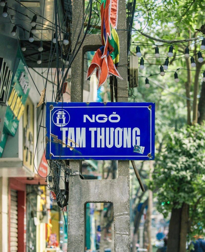 pvanloc35's tweet photo. Người ta cứ bảo “Mùa thu ở Hà Nội đẹp lắm!”
Em không tin.
Anh hỏi “Vì sao anh yêu Hà Nội?”
Em sẽ chẳng nói vì Hà Nội có anh đâu... https://t.co/IS0rHxWZT5