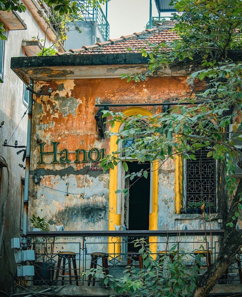 pvanloc35's tweet photo. Người ta cứ bảo “Mùa thu ở Hà Nội đẹp lắm!”
Em không tin.
Anh hỏi “Vì sao anh yêu Hà Nội?”
Em sẽ chẳng nói vì Hà Nội có anh đâu... https://t.co/IS0rHxWZT5