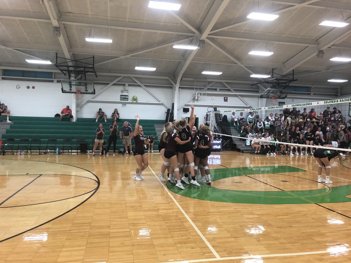 🚨🏆 Dukes sweep Columbia in 3 sets tonight! 
set 1: 25-23
set 2: 25-11
set 3: 25-21
Great job tonight- keep it rolling 🏐
<a href="/WEVSD_sports/">Wellington Sports</a> <a href="/LorainCounty8/">Lorain County League</a>