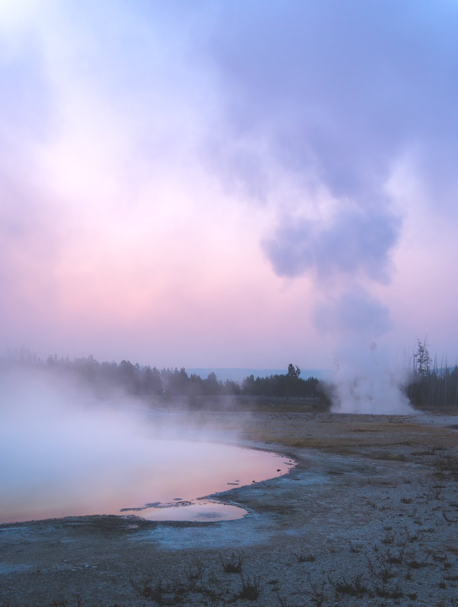 jacobroberttss's tweet photo. a pastel morning in yellowstone https://t.co/wiCF9o8Qzf