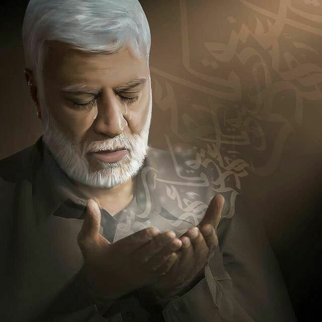 أنت وحدك مَن يستحق أن أبدأ وأختم يومي بالنظر في تقاسيم وجهه البشوش .. 
أنت وحدك مَن يستحق أن يُقتدى به أيها العفيف النزيه الشريف الشهيد البطل ..
حتى بعد فقدك ستبقى ترنيمة صوتك الدافئ رعداً يُرهِب الشامتين ويُعِزُ الثابتين ..
ياساكن الروح وجمالها .