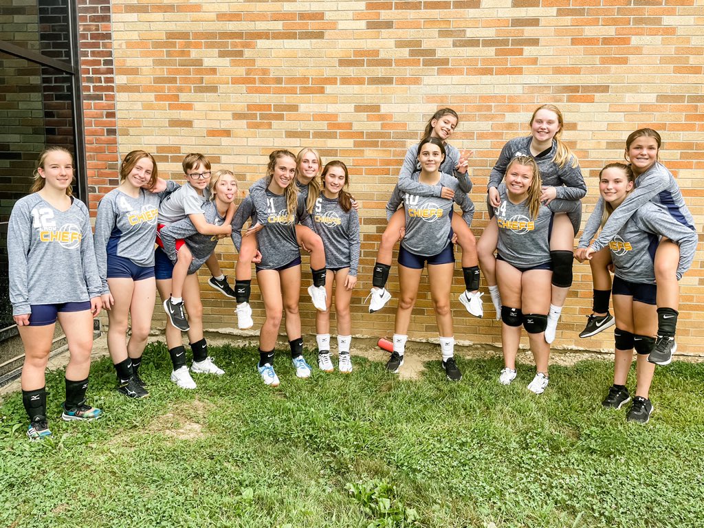 CapacVolleyball's tweet photo. JV and Varsity picked up a win tonight! 

Go Chiefs! 💙💛🏐 https://t.co/uf6cveOyVK
