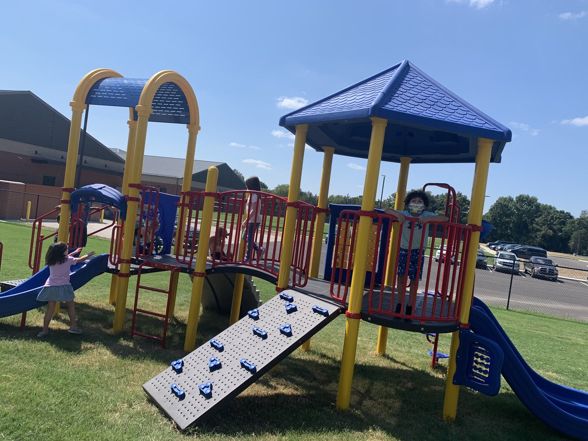 What an #otterlyAwesome day to use our new playground equipment <a href="/plainviewElem/">Plainview Elementary School</a>! #excellenceIsInPlainview