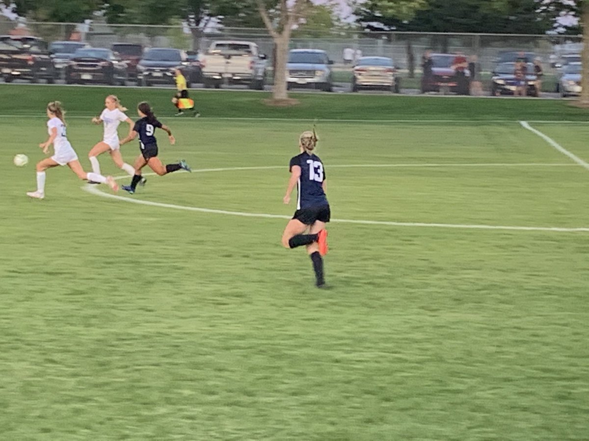 EVHSAthletics's tweet photo. Avery Chesek makes it 1-0 Lightning! Assist to Jasmine Haidar! https://t.co/PrWYjOuqMw